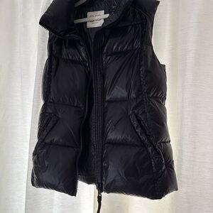 Women's Black Puffer Vest